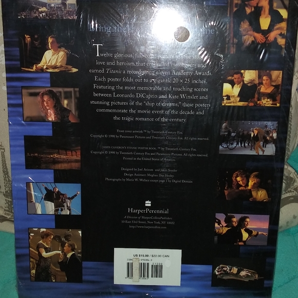 Titanic Poster Book - Picture 2 of 2